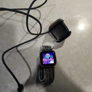 Fitbit Versa 2 Smartwatch - Copper Rose